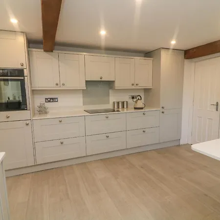 32 Loftus Hill